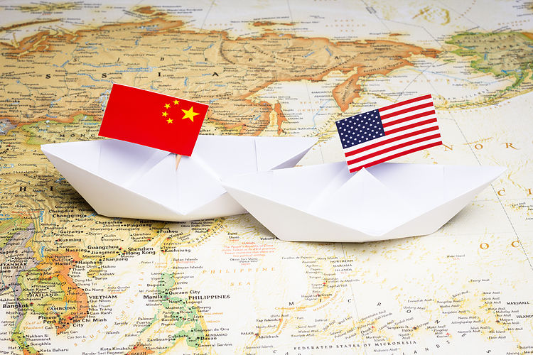 中国商务部：对与特朗普政府经贸团队的沟通持𫔭放态度